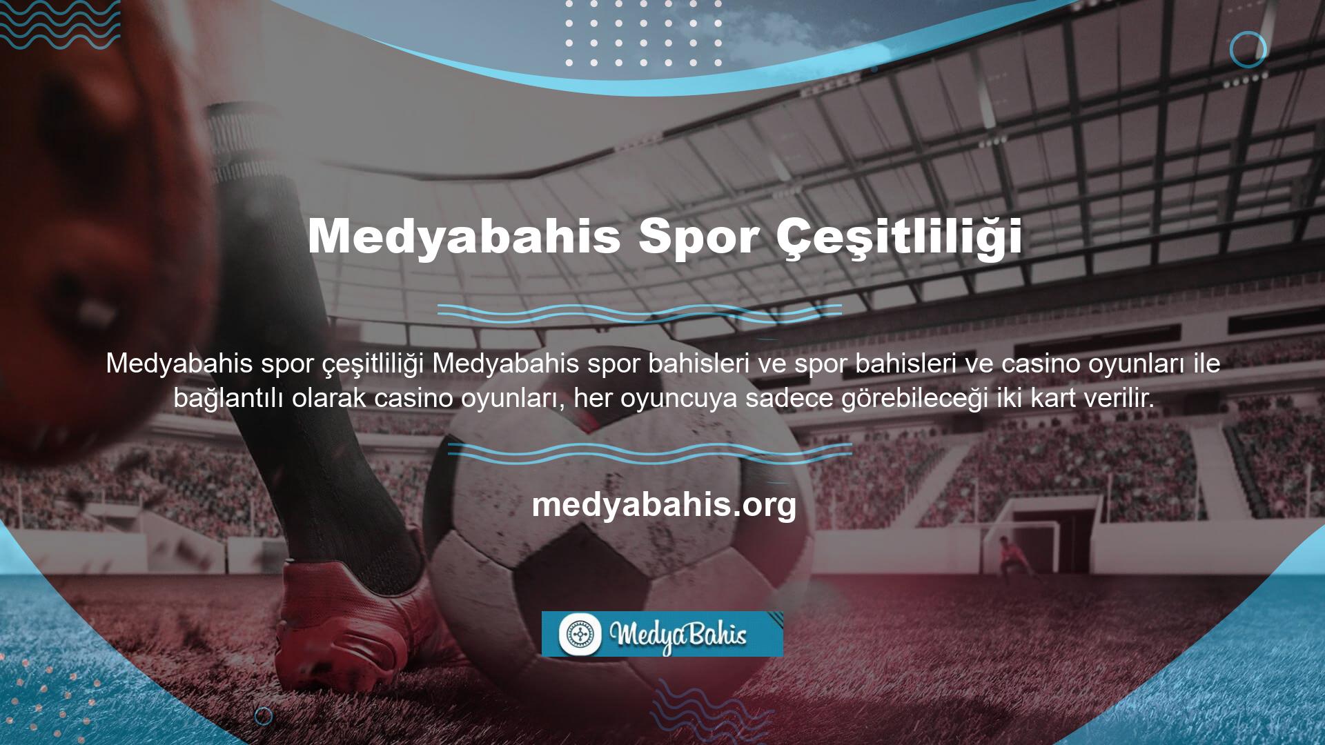 Gerekli bahisler yapıldıktan sonra 3 kart zemine dağıtılır